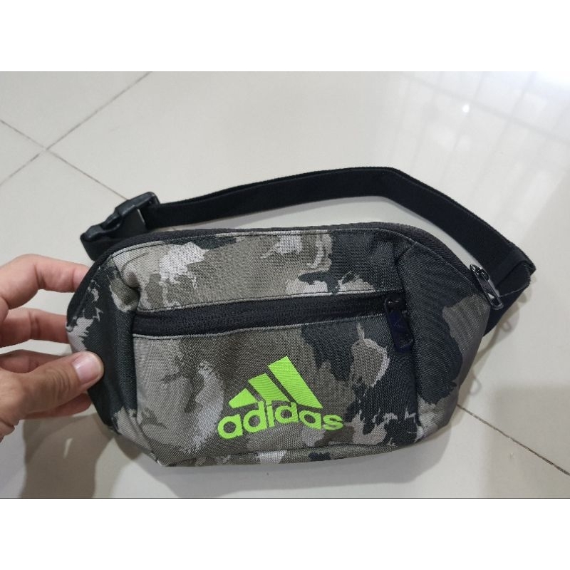 กระเป๋า adidas TRAINING Logo Waist Bag ไม่ระบุเพศ GC8556