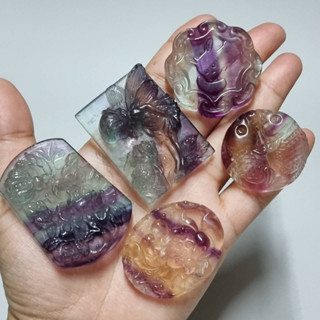 หินฟลูออไรต์แกะสลัก ลวดลายสวยงาม (Fluorite)