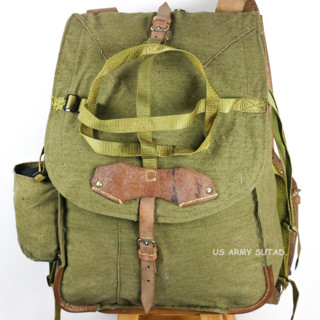 กระเป๋าเดินทาง เป้เดินป่า Military Backpack Romanian Retro Rucksack 1970s. วัสดุ ผ้าแคนวาส ขนาด 40ลิตร สายสะพายหนัง