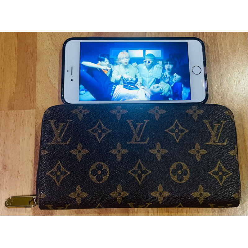 กระเป๋าสตางค์ LV ใบยาว