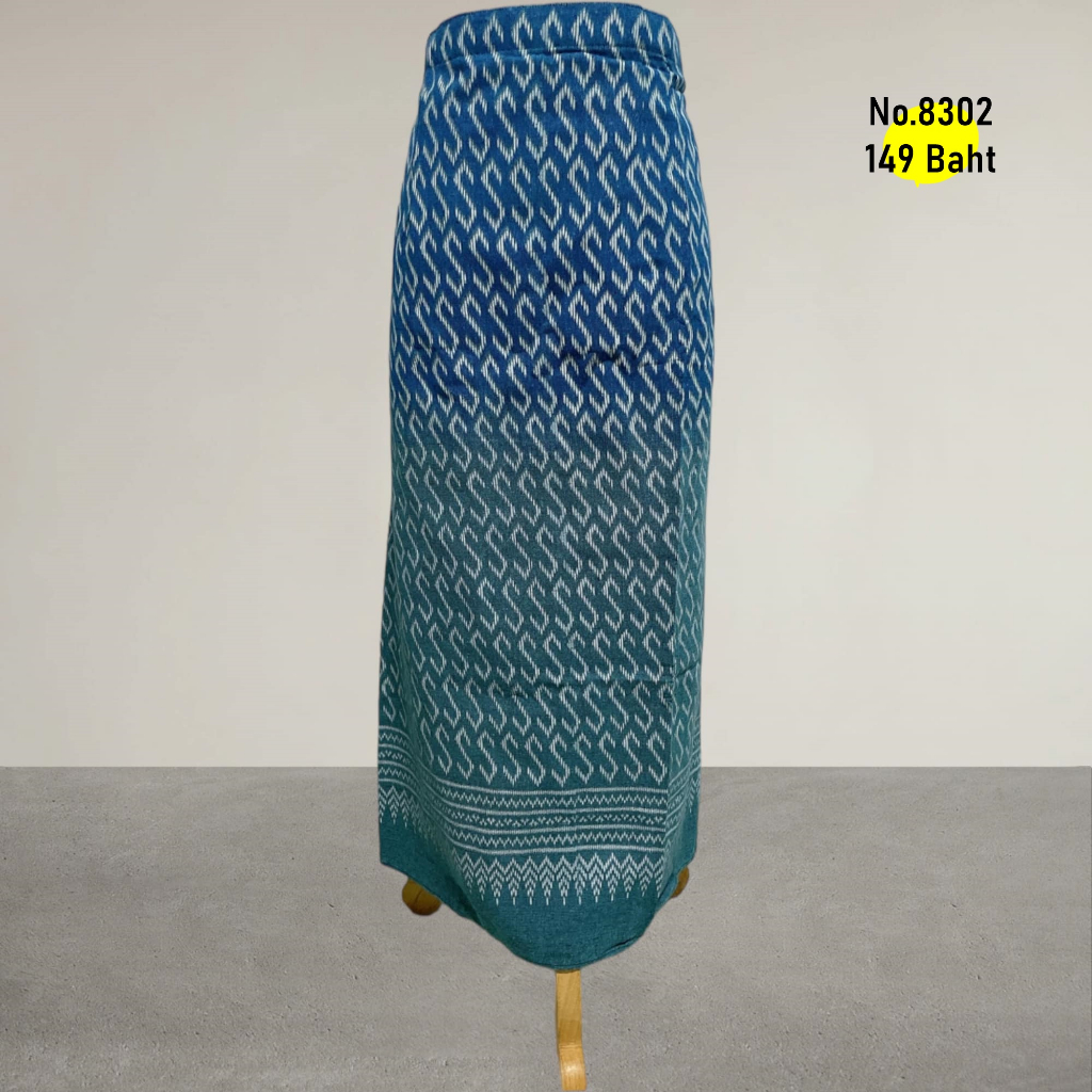 ผ้าถุงสำเร็จรูปผ้าฝ้ายพิมพ์ลายหมักโคลนแบบป้ายตะขอสีฟ้าอมเขียว8302