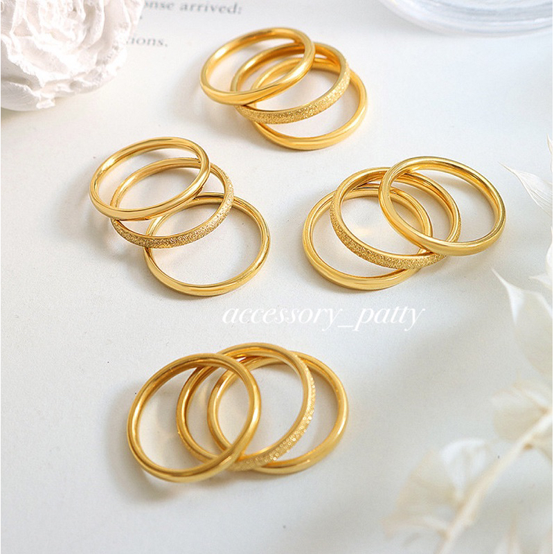 แหวนสแตนเลส รุ่นR05 minimal set (1set=3วง)ค่ะ รุ่นนี้ไม่ลอกไม่ดำค่ะ งานตัวเรือนstainless ค่ะ ใส่แยกใส่รวมก็สวยเริ่ดค่ะ