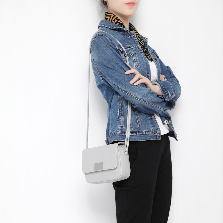 กระเป๋าสะพายข้าง รุ่น gold bar crossbody bags ราคา ถูกที่สุด ดีลบีเคเค แกลเลอรีภาพที่ 8