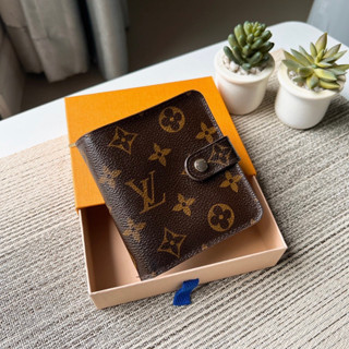 LV Zippy Compact wallet มือสองของแท้💯ค่ะ (รบกวนทั่กแชทก่อนสั่งค่ะ)