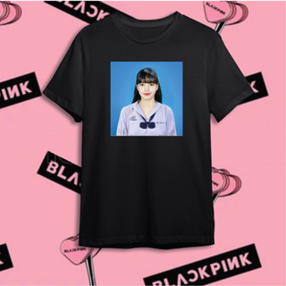 😍พร้อมส่ง😍 เสื้อคอกลม LALISA BLACK PING LISA  ลลิษา น่ารักมาก  Cotton 100% ผ้าดีมาก ไม่ร้อน มีขาวและดำ