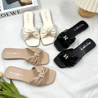 รองเท้าแตะแฟชั่น🎀 หน้าสวมโบว์แต่งอะไหล่H งานน่ารักๆ หนังนิ่มพื้นนุ่ม ส่งของทุกวันส่งของไ