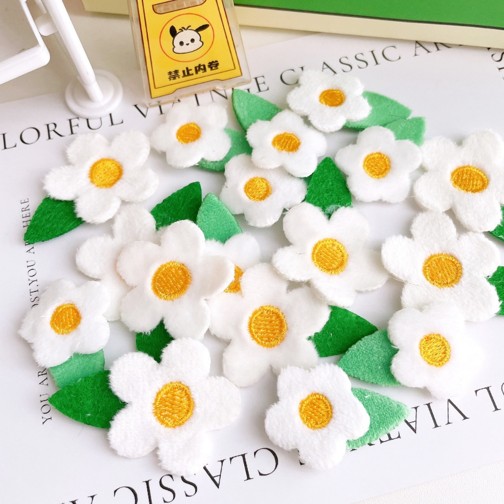 อุปกรณ์เครื่องประดับ DIY ดอกไม้ผ้า งานเย็บแบบนุ่ม ตกแต่งกระเป๋า/เสื้อผ้า/กางเกง/หมวก วัสดุตกแต่ง เย็บ/ใช้กาวแท่ง/กาวผ้า