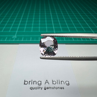 พลอย สปิเนล พม่า (Burma spinel) น้ำหนัก 2.30 ct (75.3x7.4x4.4mm) พลอยสวย ค่อนข้างสะอาด ไฟดี