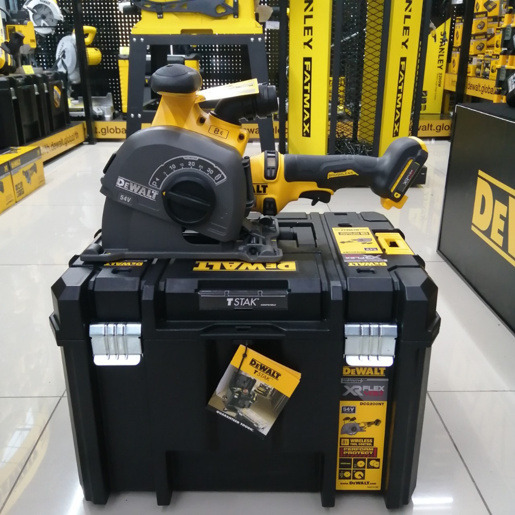 DEWALT เครื่องกรีตผนังไร้สาย 60V Max XR FLEXVOLT พร้อมกล่อง TSTAK  รุ่น DCG200NT (เครื่องเปล่า)