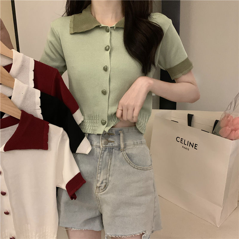 Sugar พร้อมส่ง เสื้อไหมพรม คอปกแขนสั้น ผ้านิ้ม กระดุมหัวใจ สไตล์ลูกคุณมาก(25043-1)