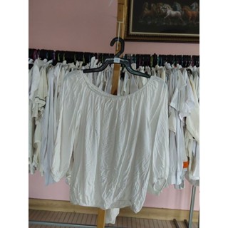 เสื้อขาวแฟชั่นราคาน่ารัก 270/4 kg.