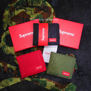 ของจริงพร้อมส่ง👉 กระเป๋าสตางค์ผ้าโลโก้ Supreme ผ้าทอลายทั้งหน้าหลัง มีช่องใส่เหรียญ ใส่แบงค์พันได้ มีกล่องให้ทุกใบ