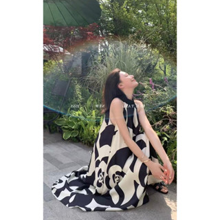 🤍🤍🤍Black and White Flora Maxi Dress🤍🤍🤍ป้ายypy