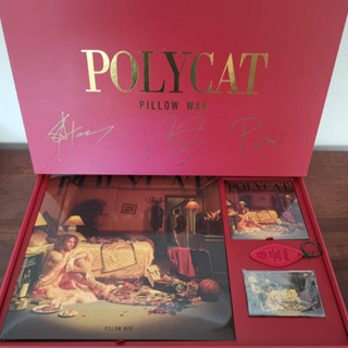 แผ่นเสียง LP + CD + เทป + พวกกุญแจ Boxset POLYCAT อัลบั้ม PILLOW WAR + ลายเซ็น แผ่นใหม่