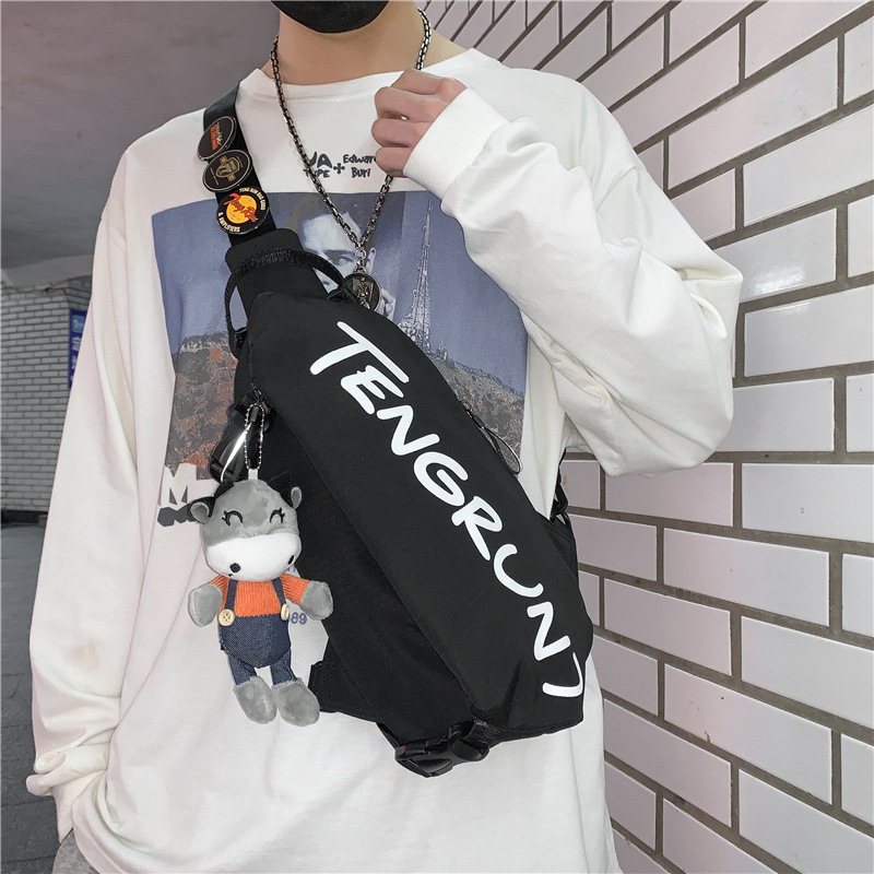 กระเป๋าสะพายแฟชั่นผู้ชาย กันน้้า กระเป๋าคาดอก สะพายได้หลายรูปแบบ