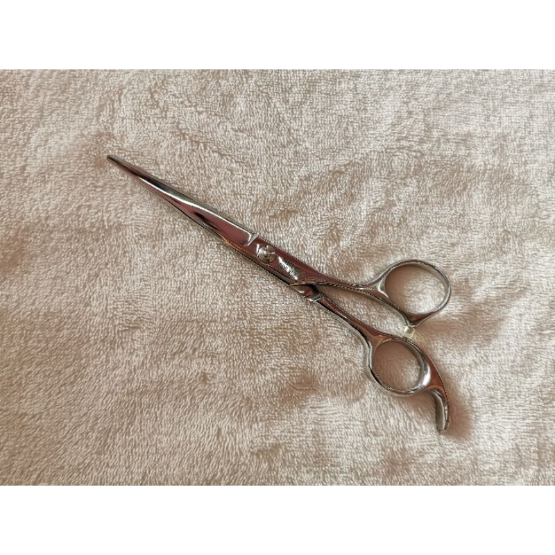 กรรไกรตัดผม​ กรรไกรซอยผม​ ยี่ห้อ"VORK"