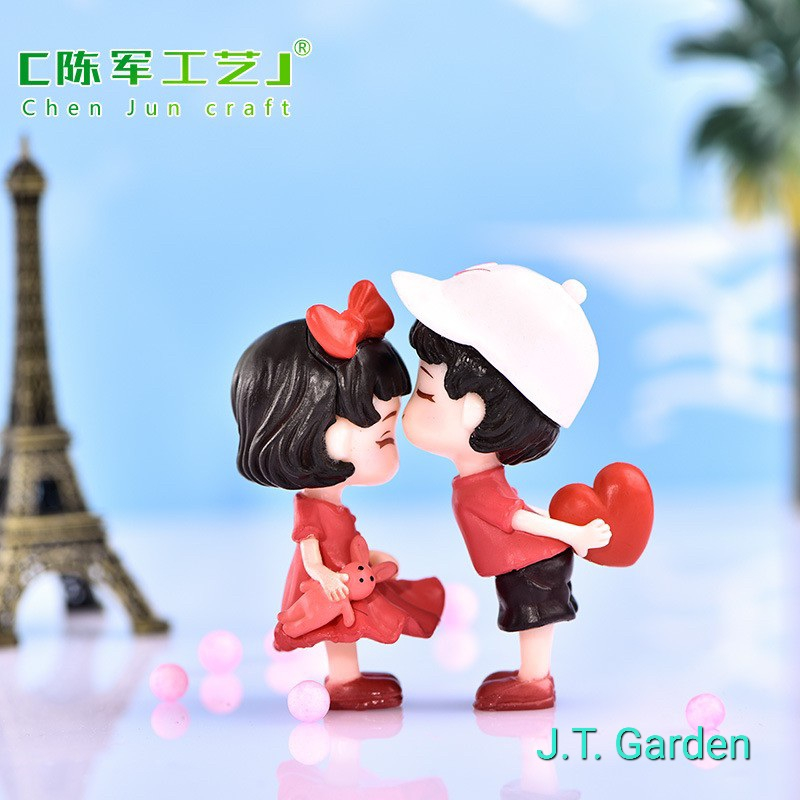 A012 ตุ๊กตาจิ๋ว ชุดหนุ่มสาวคู่รัก สำหรับตกแต่งสวนถาด แต่งสวนจิ๋ว บ้าน ของขวัญ แต่งงาน