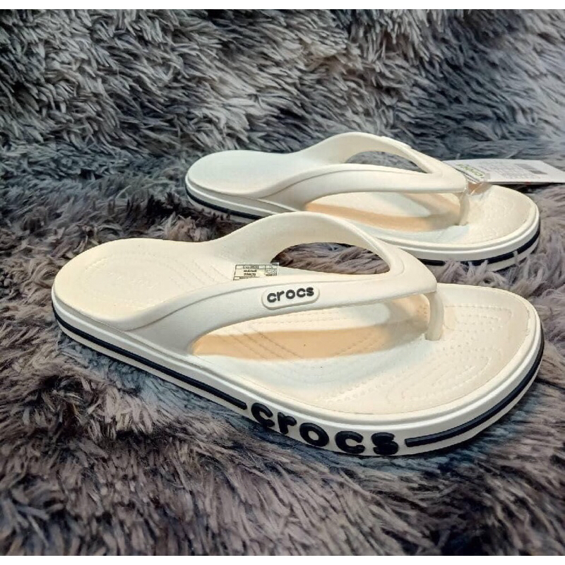 รองเท้าแตะ crocs การดูดซับแรงกระแทก, กันลื่น, ทนต่อการสึกหรอ, กันน้ำ, ระบายอากาศ, ดูดซับเหงื่อ