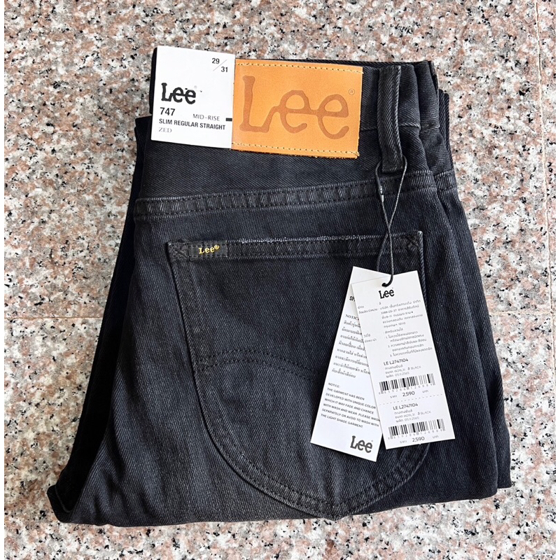 LEE 747 Zed ยีนส์ผู้ชาย ขากระบอกธรรมดา สีดำ ผ้ายืด เอวกลาง เป้าซิป ใส่สบาย ของแท้จากช็อป