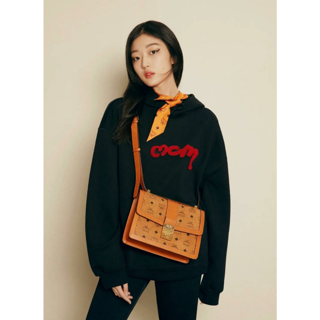 MMCM TRACY SHOULDER BAG IN VISETOS