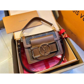 free box set  Louis Vuitton  Grad VIP  Size 20CM