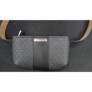 กระเป๋าคาดอก คาดเอว ยี่ห้อ Michael Kors สภาพเหมือนใหม่ ซื้อมาไม่ได้ใช้ ขายถูกๆ