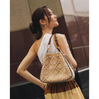 🍀🍀 TORY BURCH #TMONOGRAM STRAW BELL BAG / New Ivory