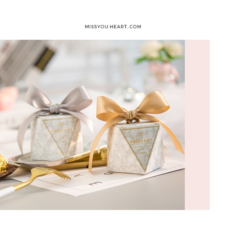 🍍🍍 PK 🍍🍍 กล่อง กล่องของขวัญ กล่องกระดาษ ใส่ขนม ใส่ลูกอม ของขวัญ ของชำร่วย งานแต่ง (สินค้าพร้อมส่ง)