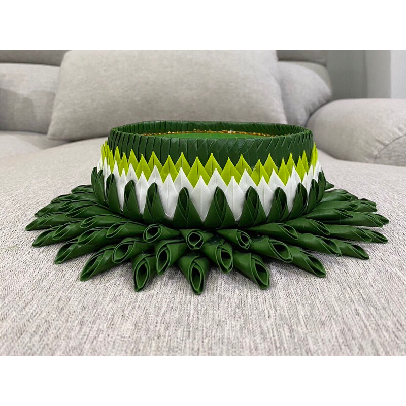 พาน กระทง ใบตองผ้า กลีบบัว สีขาวเขียว 🤍💚ขนาด 15 เซนติเมตร (6 นิ้ว) งานประดิษฐ์