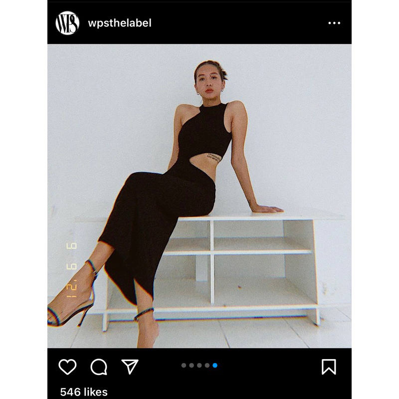 ส่งต่อ Wps เดรสคอเต่า เว้าเอว