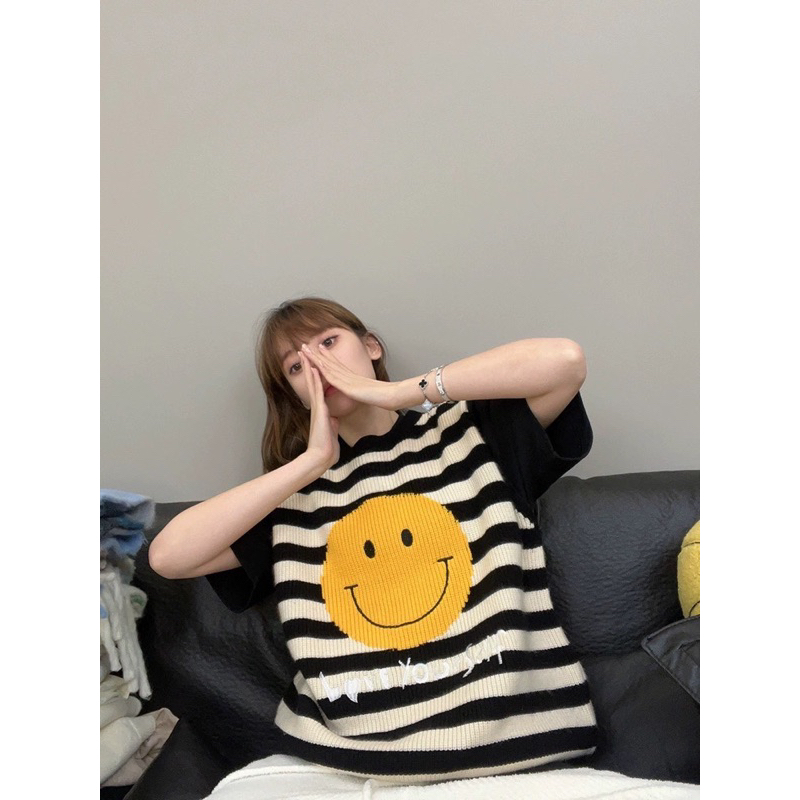 [พร้อมส่ง] เสื้อกั๊ก ผ้าถัก ลายBig smile สไตล์เกาหลี