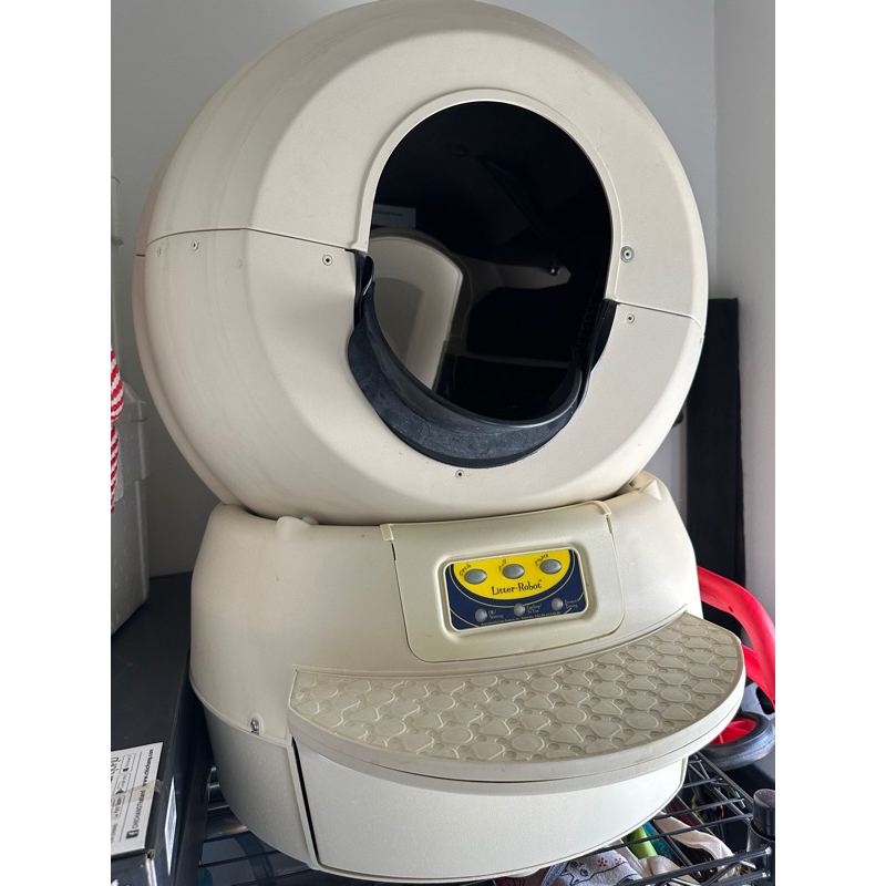 ส่งต่อ Litter robot ห้องน้ำแมวอัตโนมัติ รุ่นแรก สภาพปกติ ใช้น้อย **รบกวนอ่านรายละเอียดก่อนกดสั่งนะคะ