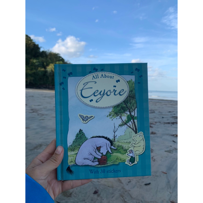 หนังสือภาษาอังกฤษ All about Eeyore. มีสติกเกอร์ในเล่ม