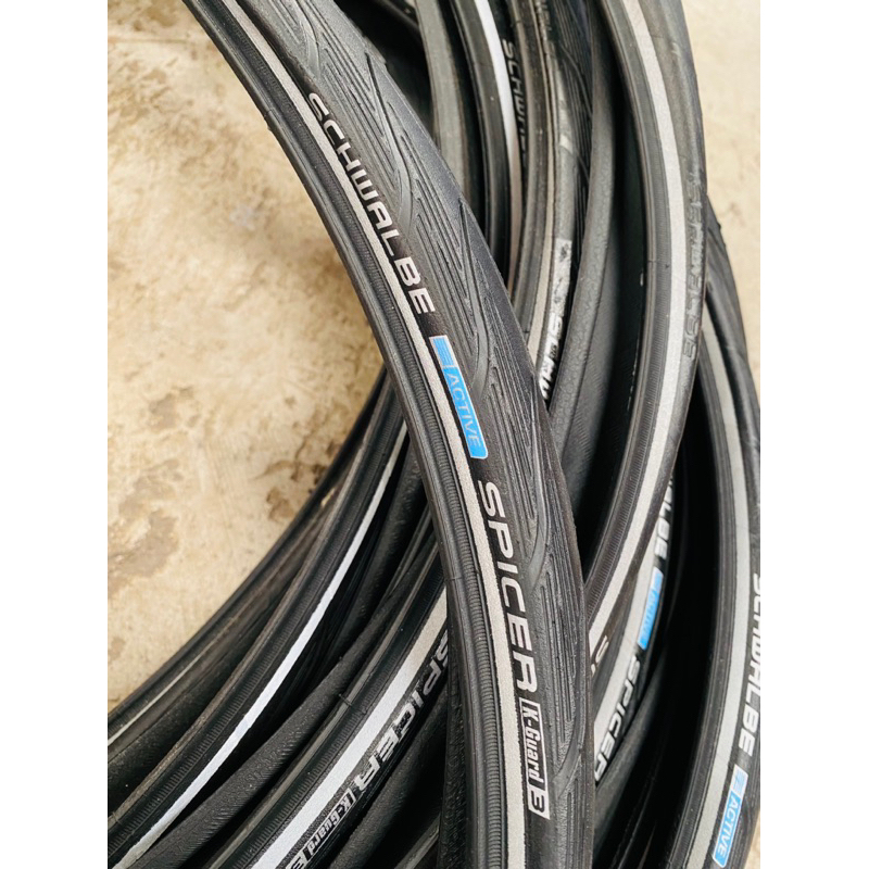 ยางขนาด 700x30c สีดำมี Reflex  ยางสำหรับขับขี่บนถนนเรียบ ในเมือง และทัวริ่ง ระบบกันหนาม K-Guard มี Reflex แถบสะท้อนแสง ราคา ถูกที่สุด ดีลบีเคเค แกลเลอรีภาพที่ 3