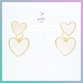 [petite by PRAKYRE] Double Heart Dangle Earrings - ต่างหูห้อยรูปหัวใจสีขาว แบบมินินอล เข้ากับทุกชุด ใส่ได้บ่อย