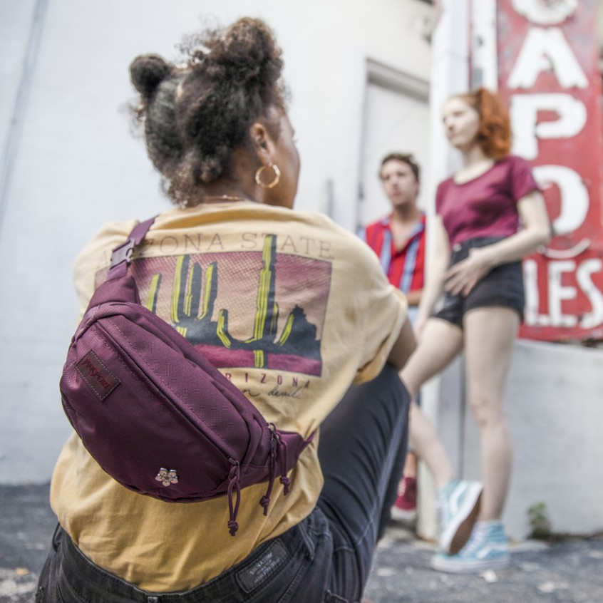 JanSport รุ่น MONO FIFTH AVENUE Fanny Pack | Waist Bag - 5 สี ให้เลือก กระเป๋าคาดอก กระเป๋าคาดเอว รุ่นโมโนฟิฟท์อเวนิว