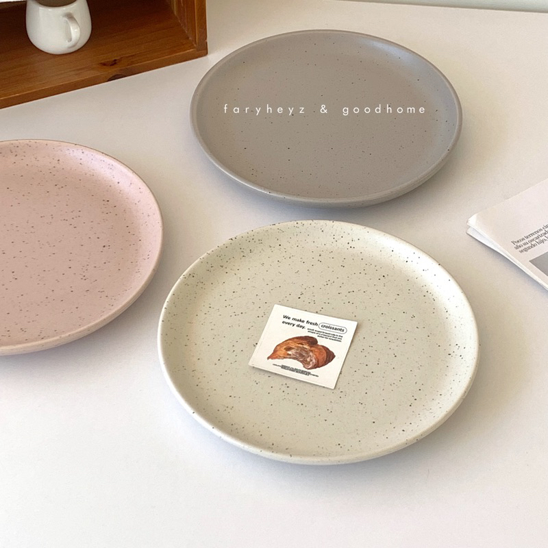 จานเซรามิค ลายกระ เคลือบผิวด้าน freckles plate | faryheyz