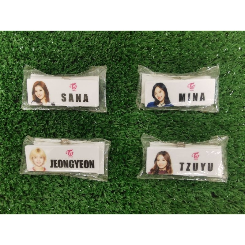 เข็มกลัดป้ายชื่อ วง TWICE จากอีเว้นท์ HIGH TOUCH ขายแยก 🌟updated🌟