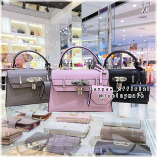 LYN กระเป๋าสะพายข้าง รุ่น RAVISH MINI TOP HANDLE HANDBAGS  : ll23fbs204 ชอปแท้ 100% พร้อมถุงผ้า และถุงกระดาษ