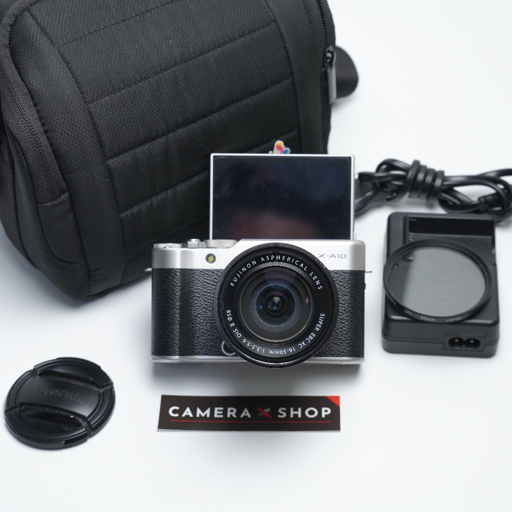 Fuji XA10 อดีตศูนย์ สภาพดี แถมกระเป๋า ( มือสอง )
