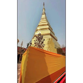 ผ้าห่มเจดีย์ ผ้าห่มพระธาตุ เนื้อผ้าไม่มัน เขียนชื่อได้ สีเหลืองทอง ยกม้วน40หลา-100เมตร