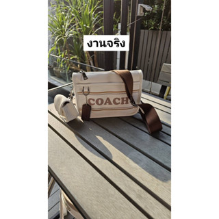 กระเป๋าสะพาย  Coach ขาว  ได้ทั้งใบใหญ่  และ ใบเล็ก มีถุงผ้า