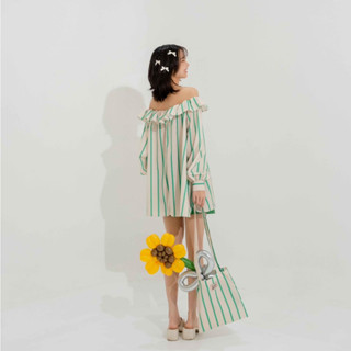 Kimmame - เสื้อ รุ่น Jellyfish Off Shoulder 2 สี