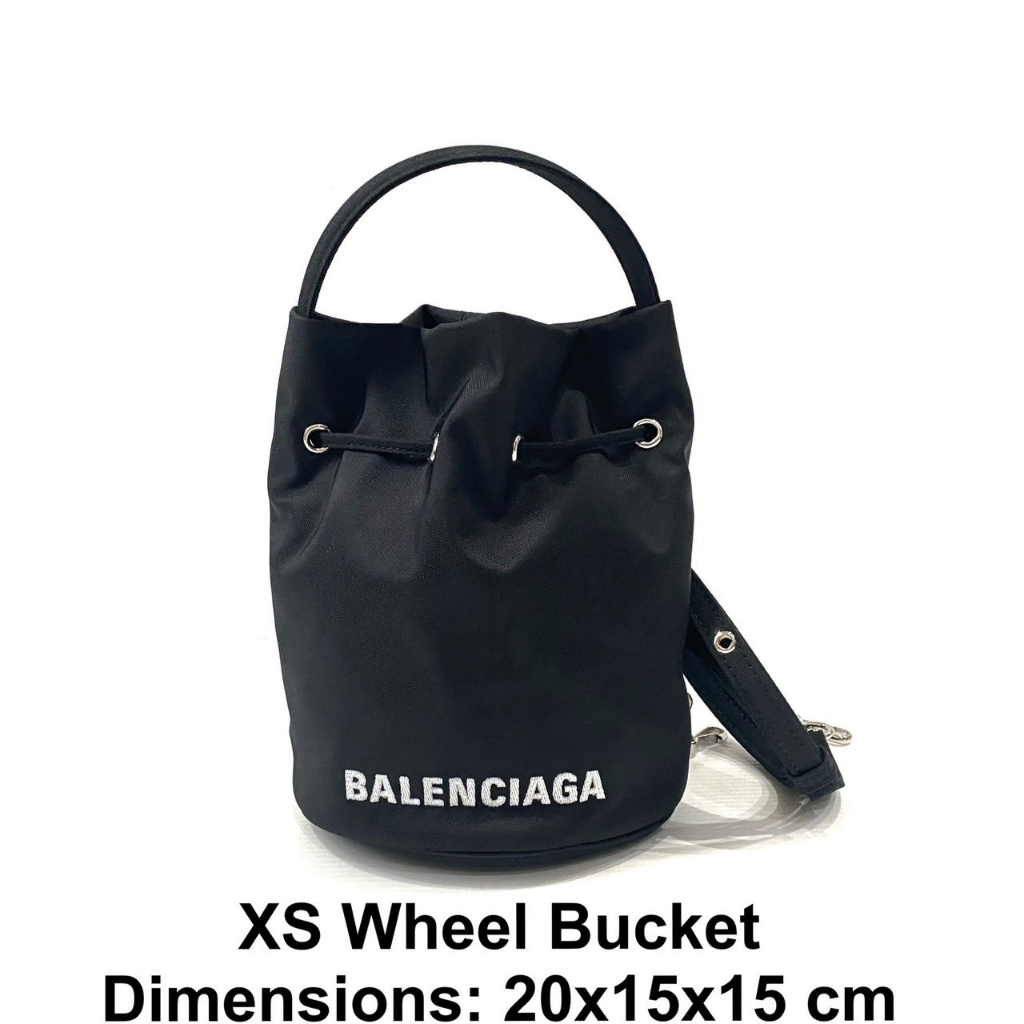 *ถามstockก่อนกดสั่ง Balenciaga Bucket bag wheel XS ของแท้ ดำ ขาว บาเลนเซียก้า กระเป๋าสะพายข้าง บัคเก็ต กระบอก