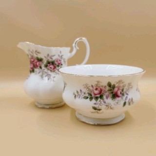 โถนม+น้ำตาล​ Royal Albert lavender rose