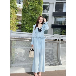 เสื้อ+กางเกงสีฟ้า +เข็มกลัดโบว์สีดำแต่งดอกคาเมลเลีย 🎐rami 5817-2447