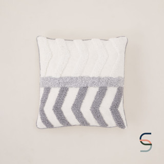 SARABARN Zig Zag Cushion Cover | ปลอกหมอน ปลอกหมอนอิง สีขาวเทา