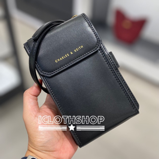 CHARLES &amp; KEITH : CK6-10700516 รุ่น กระเป๋าใส่โทรศัพท์มีสายสะพาย (Unisex)