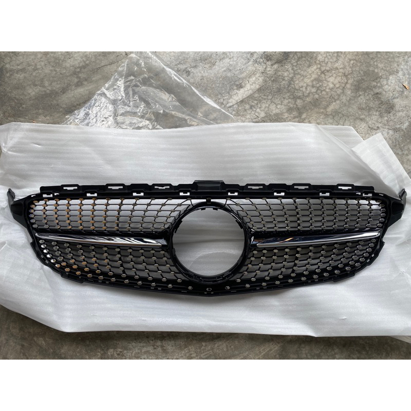 กระจังหน้า W205 diamond grill