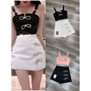 เสื้อครอปสายตะเกียบคู่กระโปรงกางเกง